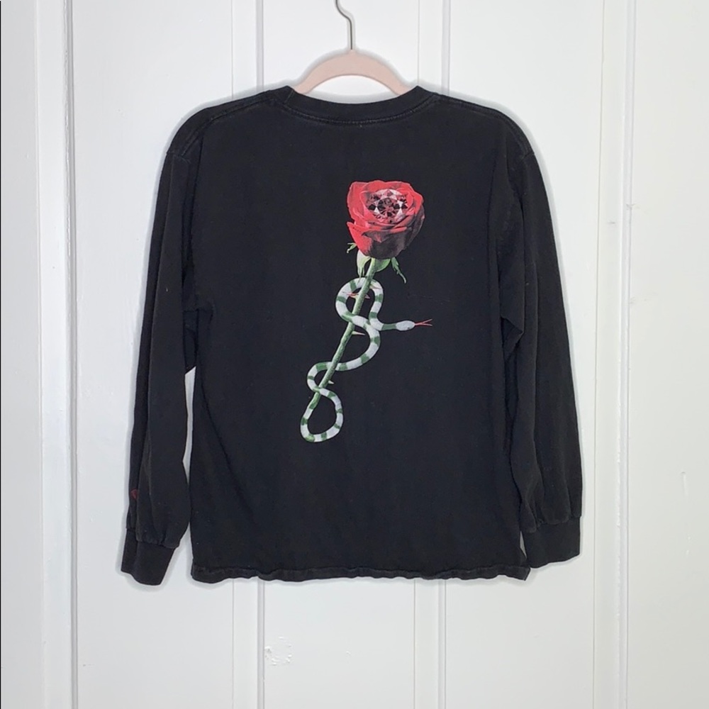 Diamond Graphic Tee Rose Print Back